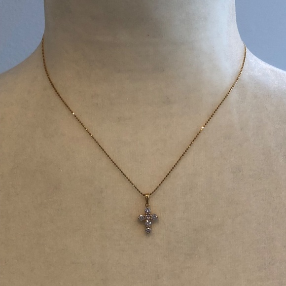 PETITE DIAMOND CROSS NECKLACE - Picture 6 of 16
